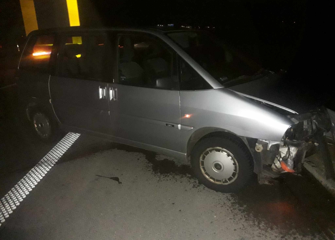 Kierowca stracił panowanie nad pojazdem i uderzył w bariery