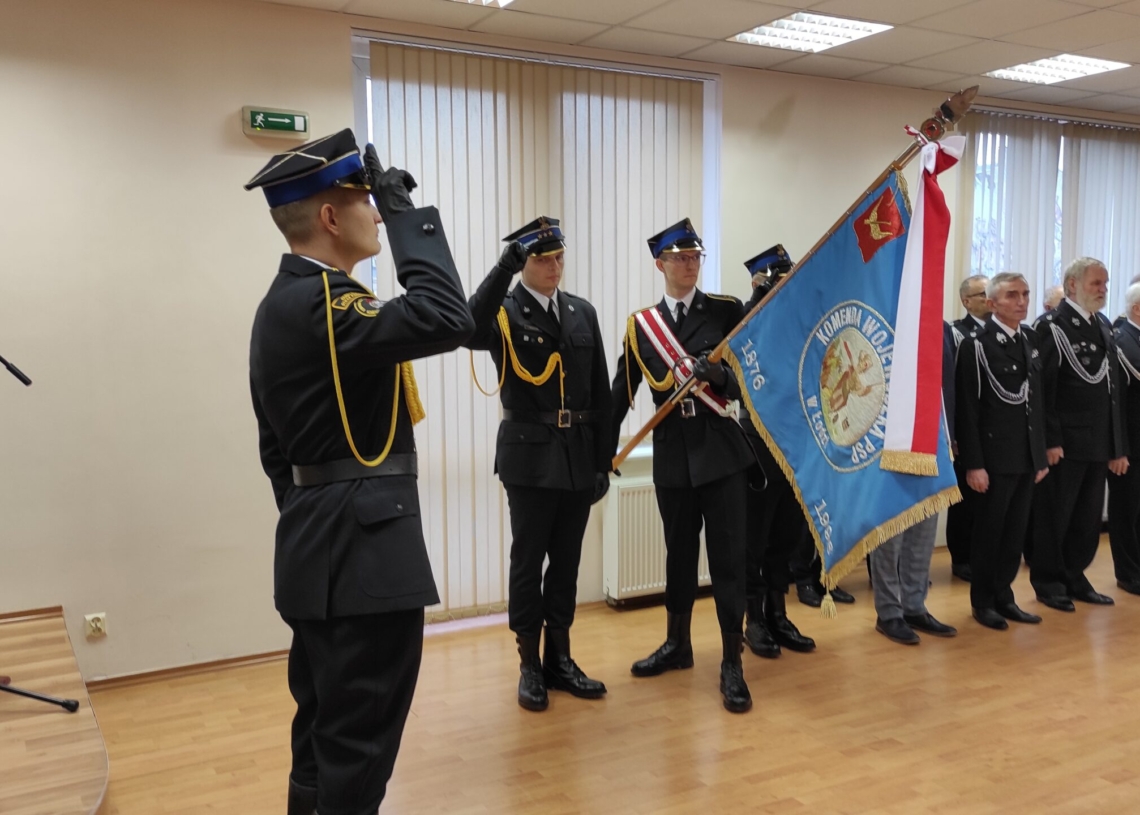 Awanse i odznaczenia dla strażaków z Łódzkiego