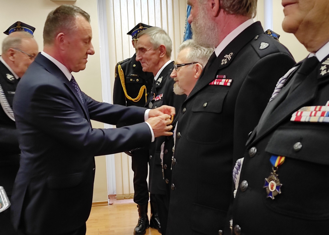 Awanse i odznaczenia dla strażaków z Łódzkiego