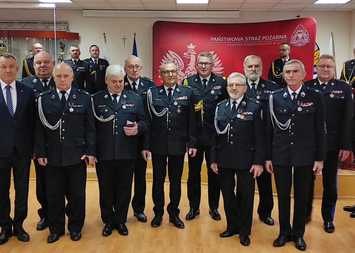 Awanse i odznaczenia dla strażaków z Łódzkiego