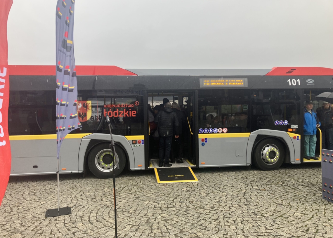 Mieszkańcy Ozorkowa i Parzęczewa będą mogli bezpośrednio dojechać do kolei autobusem