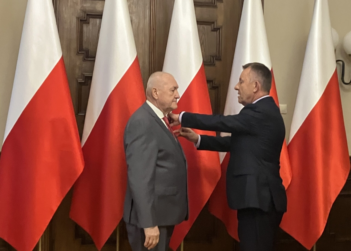 Państwowe odznaczenia dla 26 mieszkańców województwa łódzkiego [ZDJĘCIA]