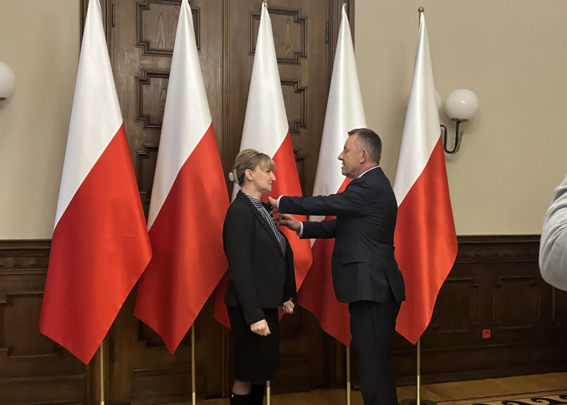 Państwowe odznaczenia dla 26 mieszkańców województwa łódzkiego [ZDJĘCIA]
