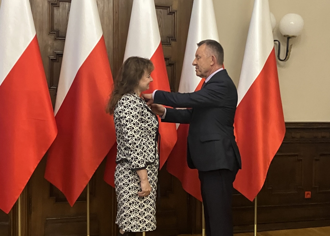 Państwowe odznaczenia dla 26 mieszkańców województwa łódzkiego [ZDJĘCIA]