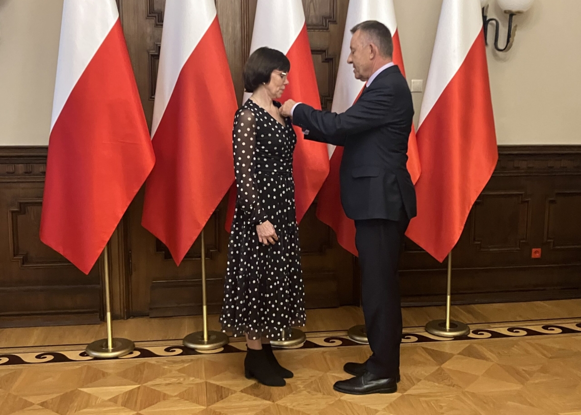 Państwowe odznaczenia dla 26 mieszkańców województwa łódzkiego [ZDJĘCIA]