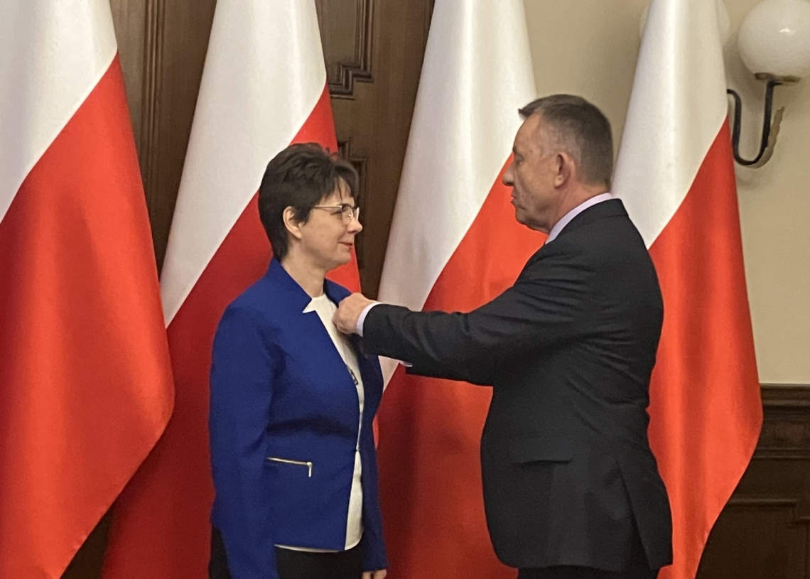 Państwowe odznaczenia dla 26 mieszkańców województwa łódzkiego [ZDJĘCIA]