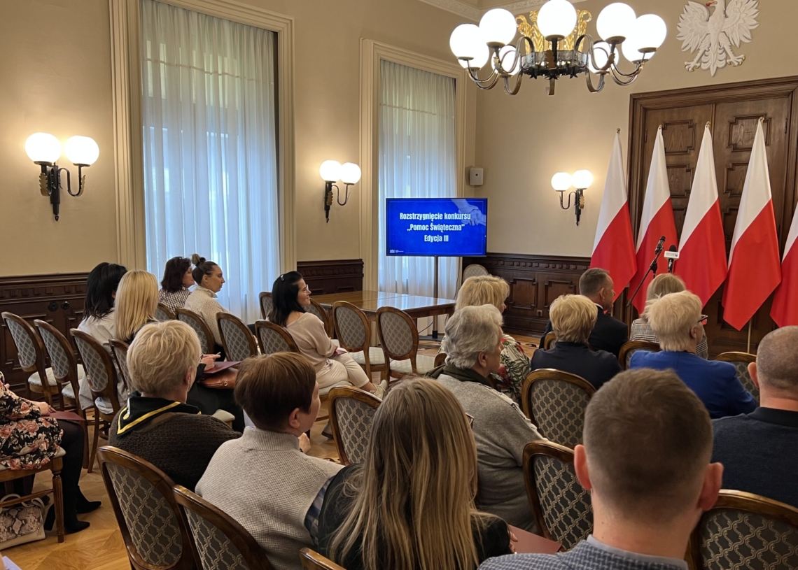 Rozstrzygnięto konkurs „Pomoc świąteczna”. Na paczki żywnościowe przeznaczono 330 tys. zł