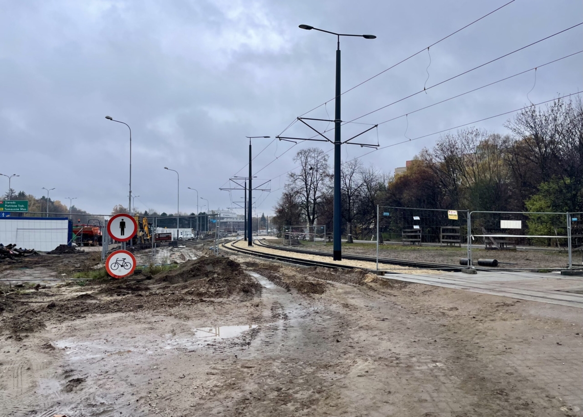Modernizacja torowiska na ul. Strykowskiej. Trasa w połowie gotowa