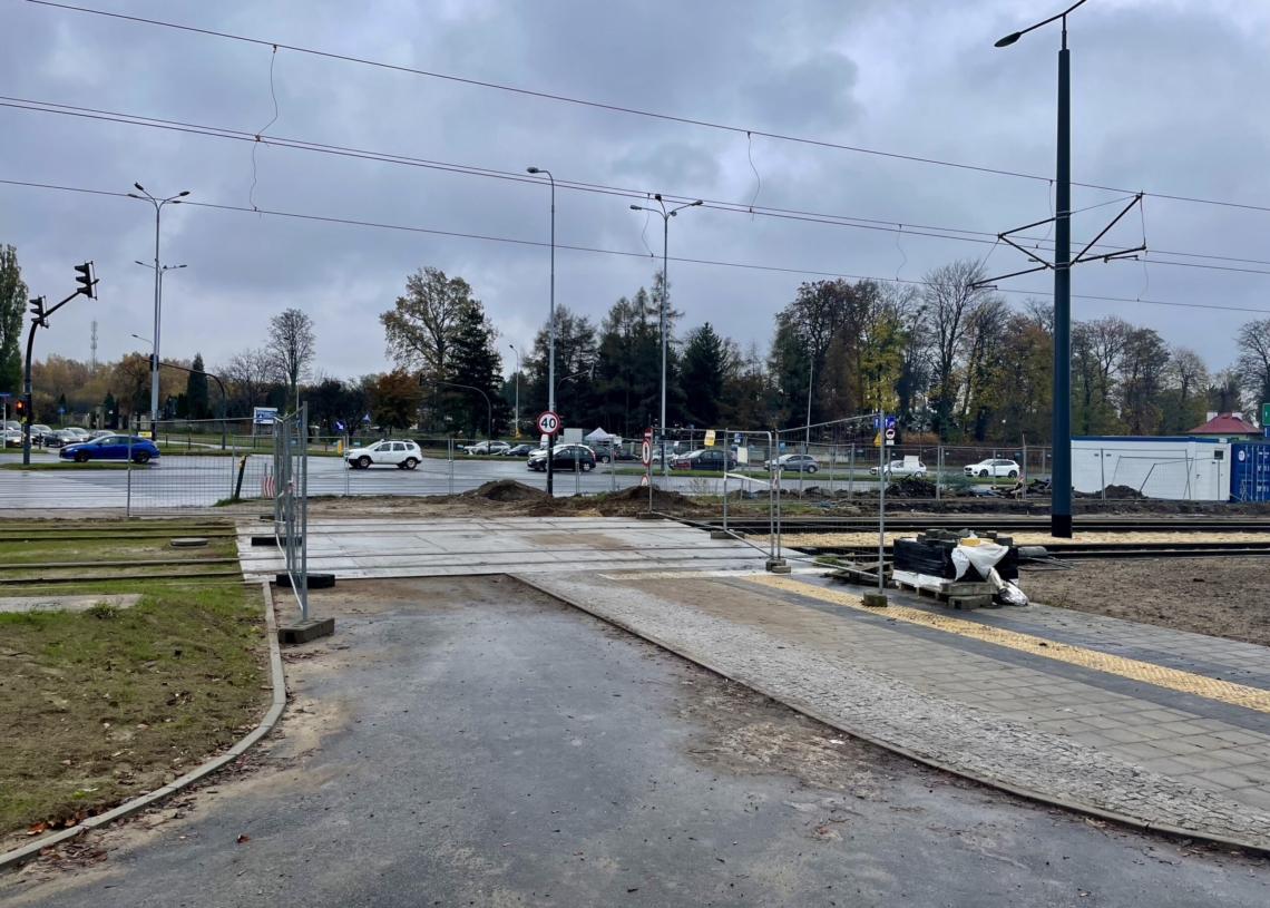 Modernizacja torowiska na ul. Strykowskiej. Trasa w połowie gotowa