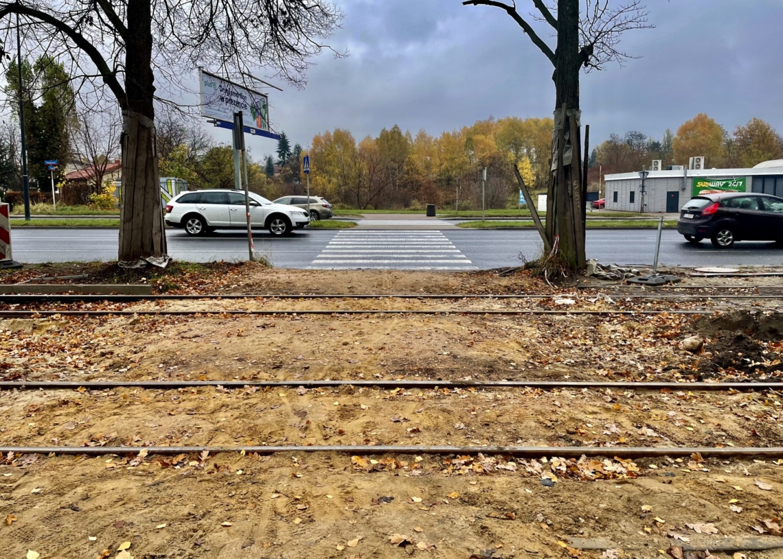 Modernizacja torowiska na ul. Strykowskiej. Trasa w połowie gotowa