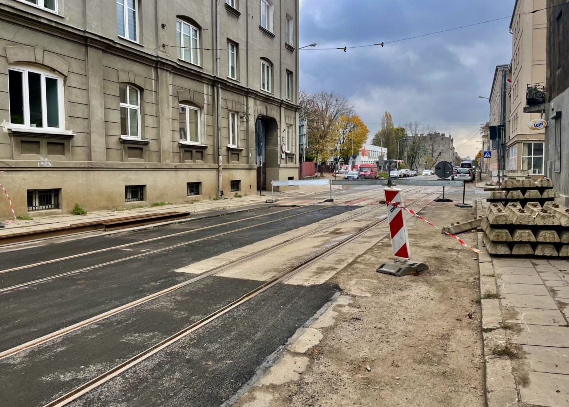Od miesiąca trwa odtwarzanie torowiska na ul. Franciszkańskiej