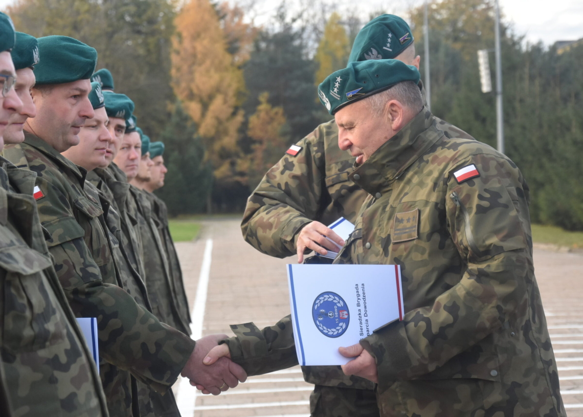 80 żołnierzy rezerwy zakończyło ćwiczenia w 15. Sieradzkiej Brygadzie Wsparcia Dowodzenia