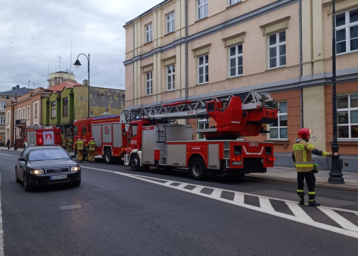 Pożar na poczcie w Piotrkowie. Ewakuowano 26 osób