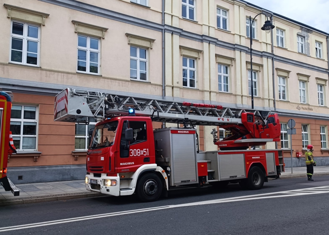 Pożar na poczcie w Piotrkowie. Ewakuowano 26 osób