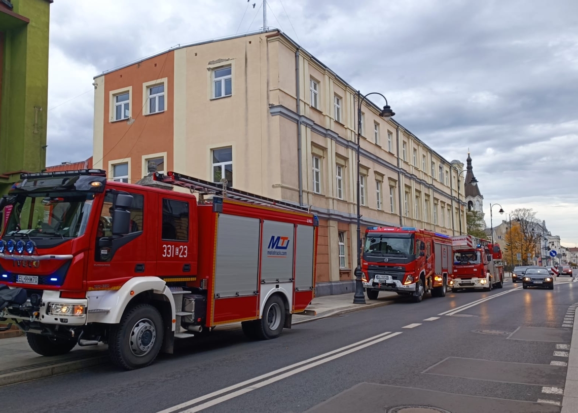 Pożar na poczcie w Piotrkowie. Ewakuowano 26 osób