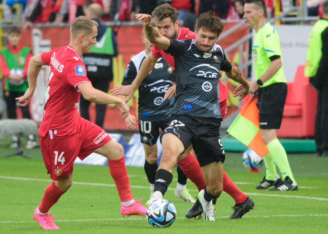 1/8 finału Pucharu Polski: Widzew Łódź sprawi kibicom prezent na mikołajki? 1 Puchar Polski: Widzew Łódź ze Stalą Mielec zagra 6 grudnia