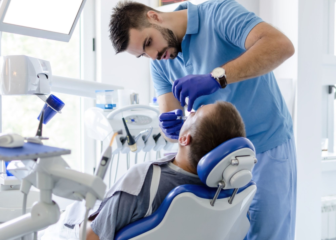 Dentyści biją na alarm. Po pandemii COVID-19 pogarsza się stan uzębienia Polaków 1 Dentyści biją na alarm - pogarsza się stan uzębienia Polaków