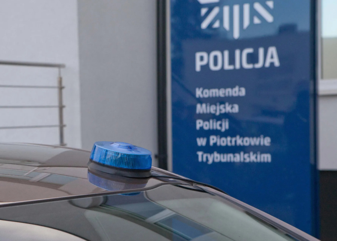 Wręczył łapówkę i życzył wesołych świąt 1 Komenda Miejska Policji w Piotrkowie Trybunalskim