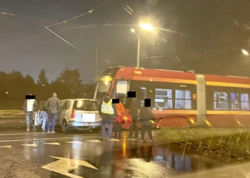 Stanęły tramwaje na ul. Pomorskiej w Łodzi