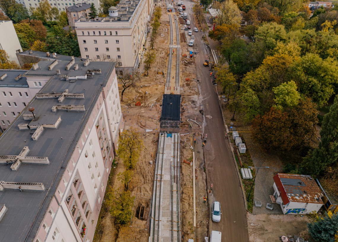 Modernizacja ul. Wojska Polskiego. Torowcy spawają szyny między ul. Franciszkańską i Źródłową