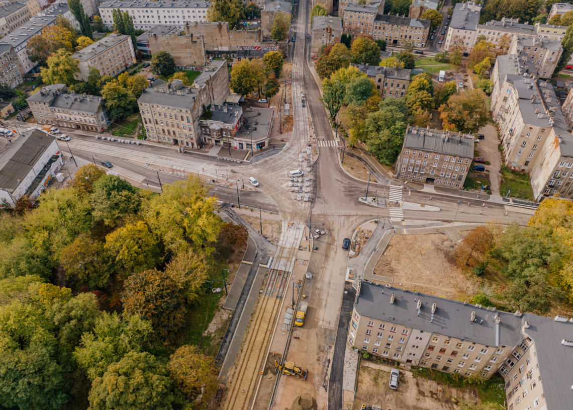 Modernizacja ul. Wojska Polskiego. Torowcy spawają szyny między ul. Franciszkańską i Źródłową