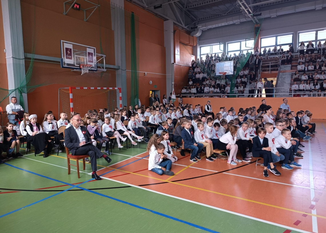 105. rocznica odzyskania niepodległości. Obchody święta w sieradzkiej szkole