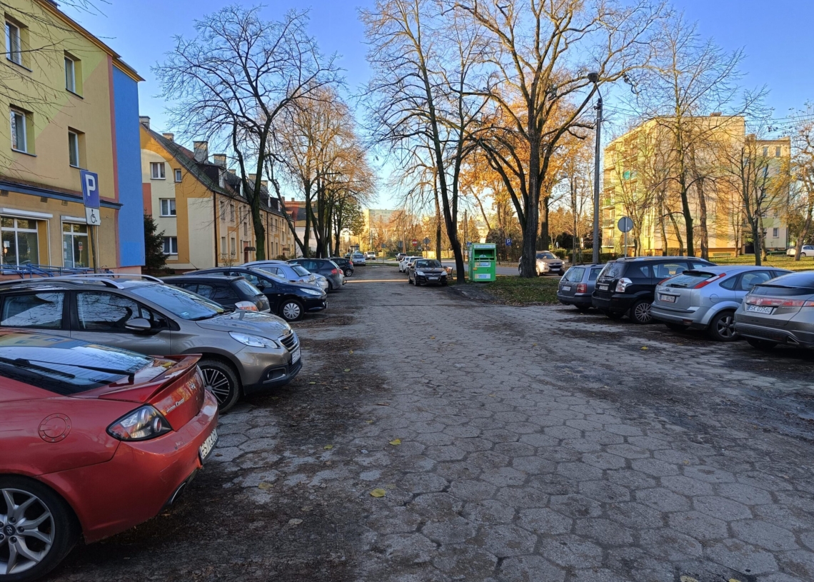 Apel o remont parkingu w Sieradzu