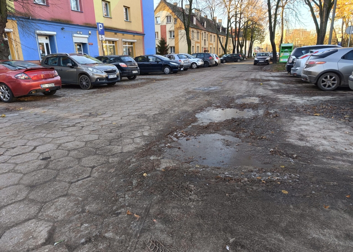 Apel o remont parkingu w Sieradzu
