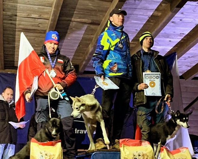Mistrzostwa Świata w Psich Zaprzęgach - Bartłomiej Sobecki na podium
