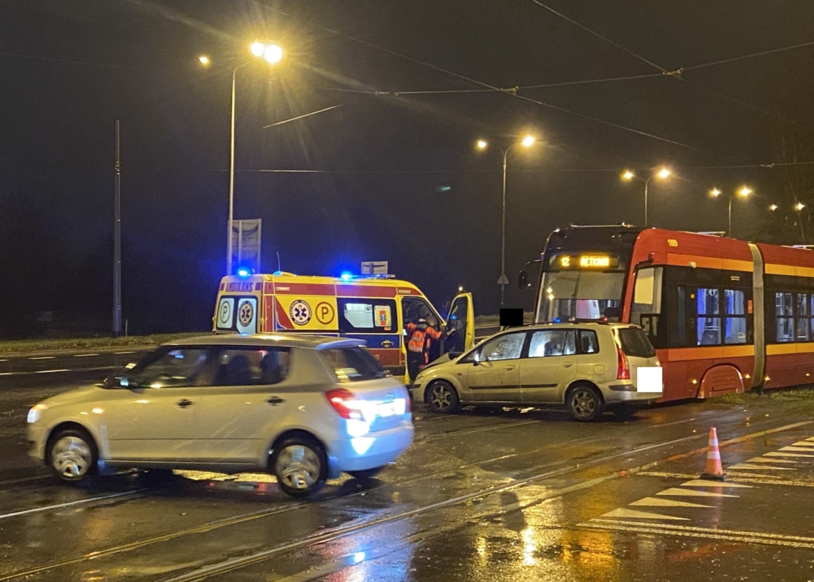 Stanęły tramwaje na ul. Pomorskiej w Łodzi