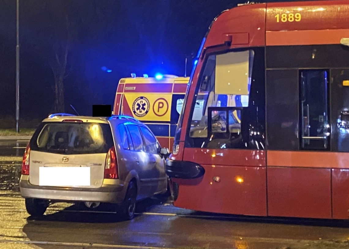 Stanęły tramwaje na ul. Pomorskiej w Łodzi