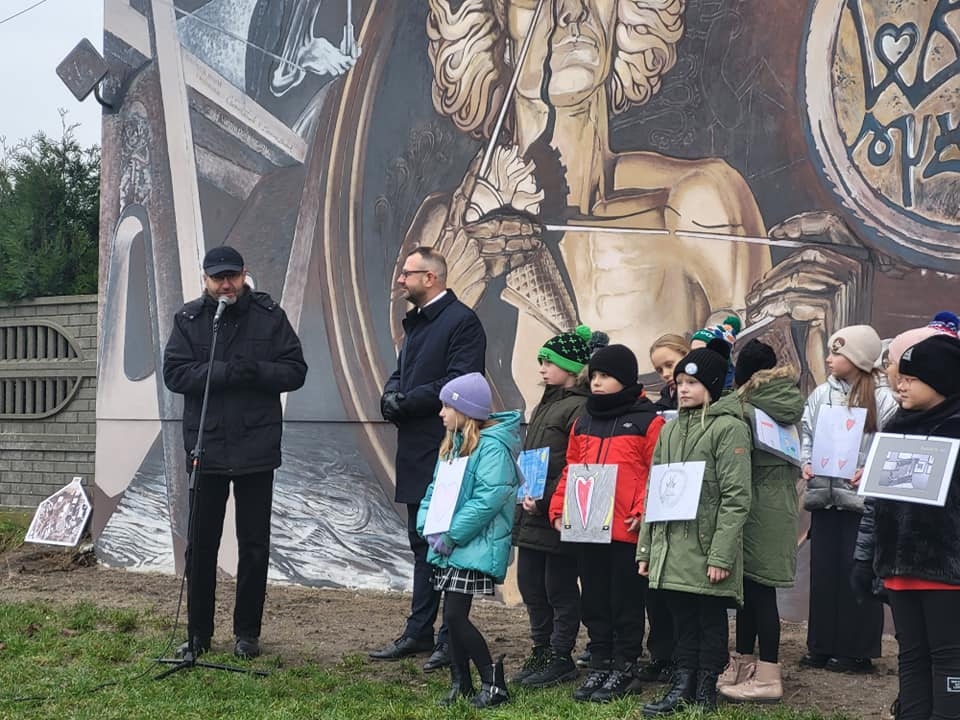 Portret Stanisława Szukalskiego – nowy mural w Warcie