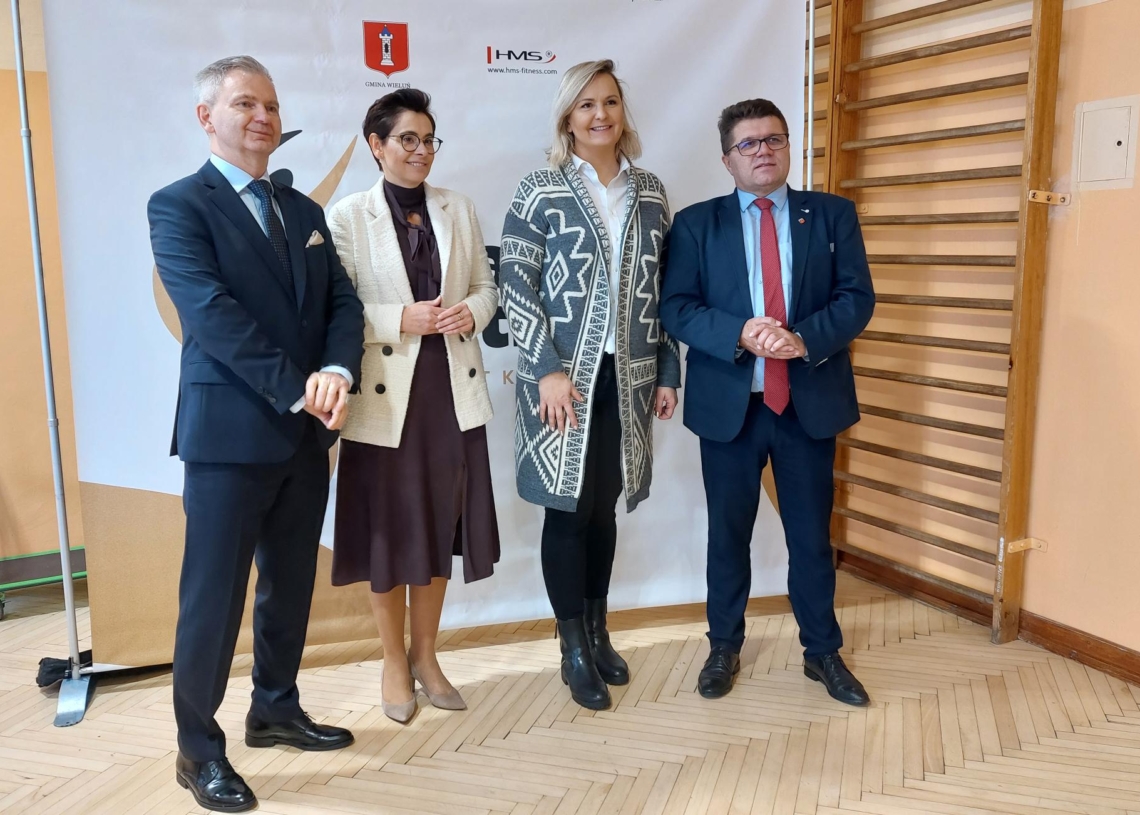 „Śniadanie Mistrzyń” Fundacji Otylii Jędrzejczak w wieluńskiej podstawówce
