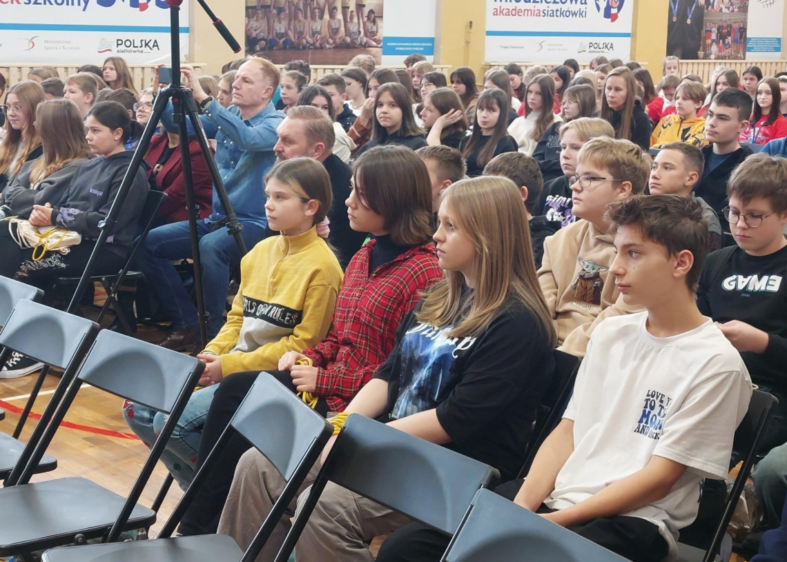 „Śniadanie Mistrzyń” Fundacji Otylii Jędrzejczak w wieluńskiej podstawówce