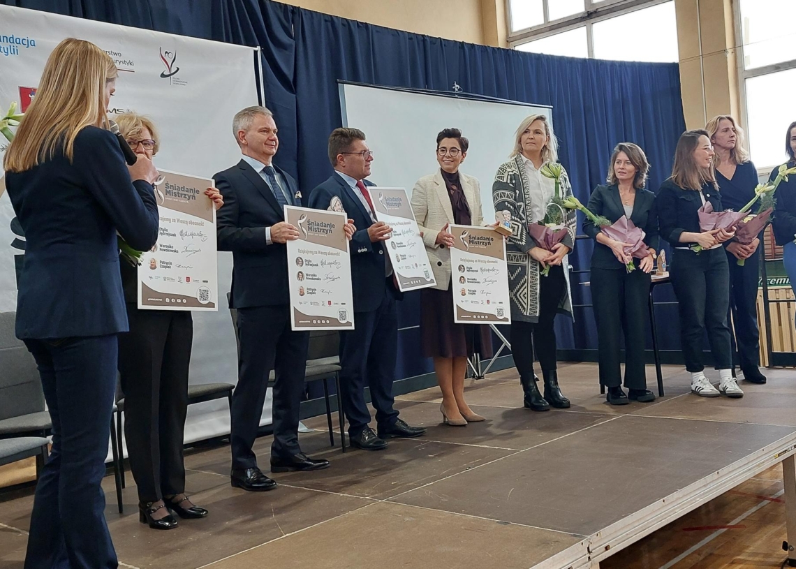 „Śniadanie Mistrzyń” Fundacji Otylii Jędrzejczak w wieluńskiej podstawówce