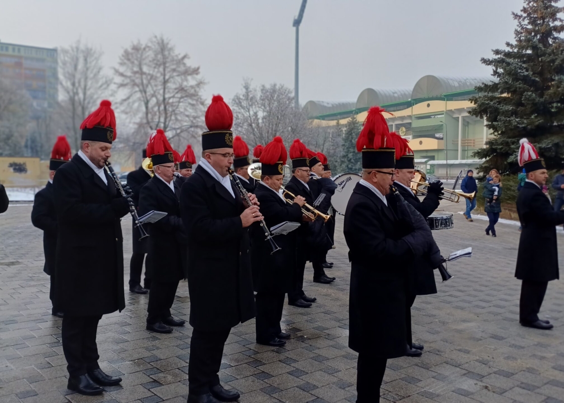 Pochód bełchatowskich górników ulicami miasta