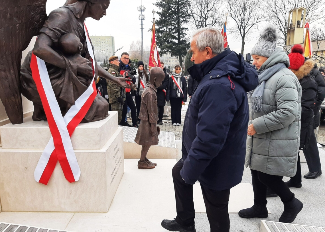 Odsłonięto Pomnik Pamięci Dzieci Polskich [ZDJĘCIA + WIDEO]