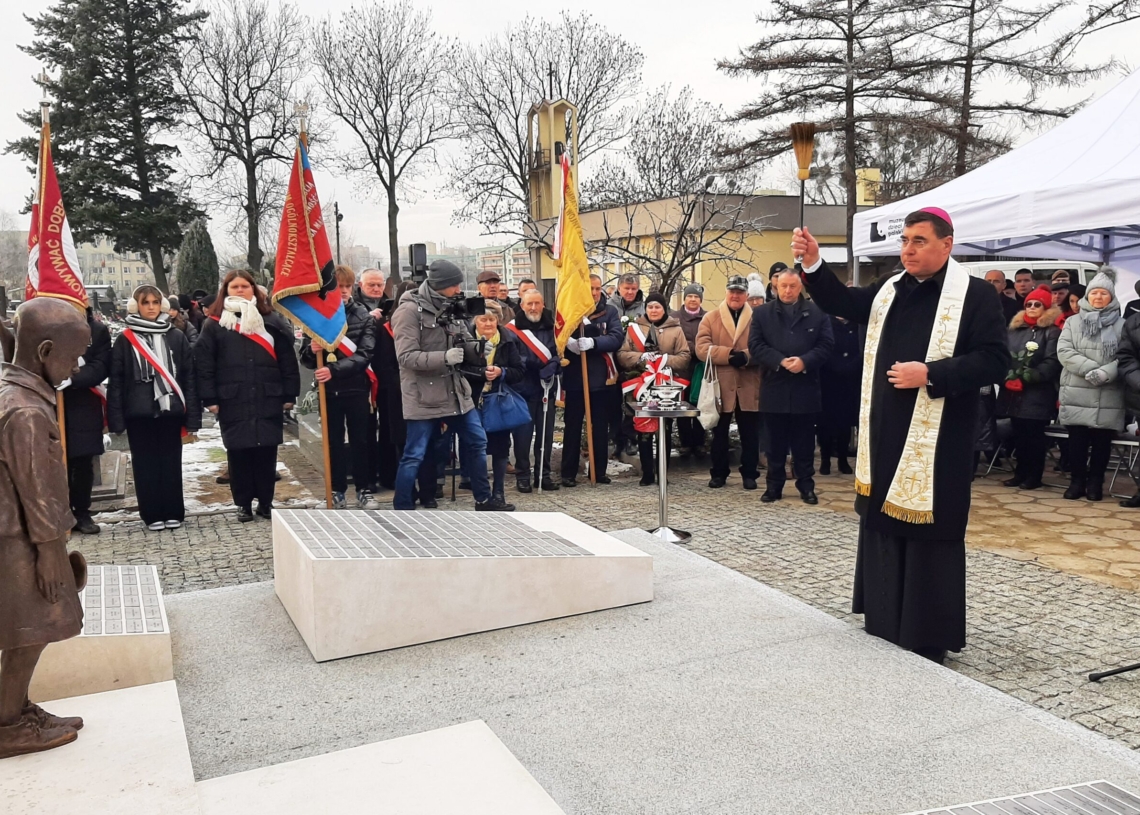 Odsłonięto Pomnik Pamięci Dzieci Polskich [ZDJĘCIA + WIDEO]