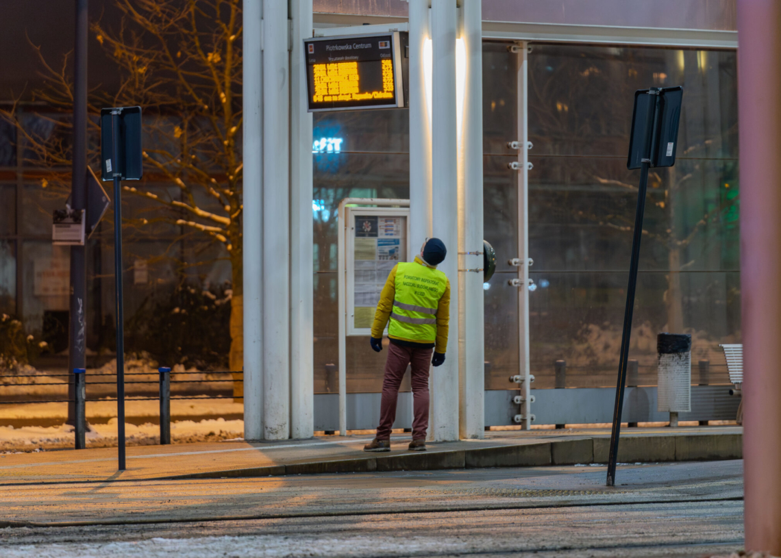 Uszkodzony przystanek Piotrkowska – Centrum | 2023-12-06