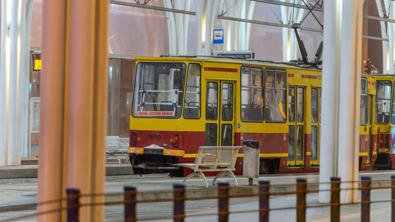 Uszkodzony przystanek Piotrkowska - Centrum