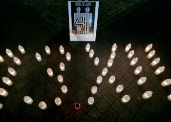 13 grudnia – Pamiętamy! Znicze zapłonęły przed pomnikiem ofiar stanu wojennego