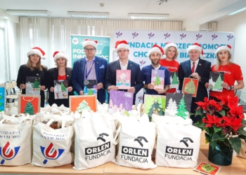 Świąteczne paczki dla pacjentów onkologicznych szpitala im. Kopernika. Foto. Marek Szybka