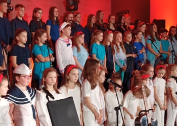 Parostatkiem po Warcie, czyli Łódzkie śpiewa w Uniejowie 8 Parostatkiem po Warcie, czyli Łódzkie śpiewa w Uniejowie