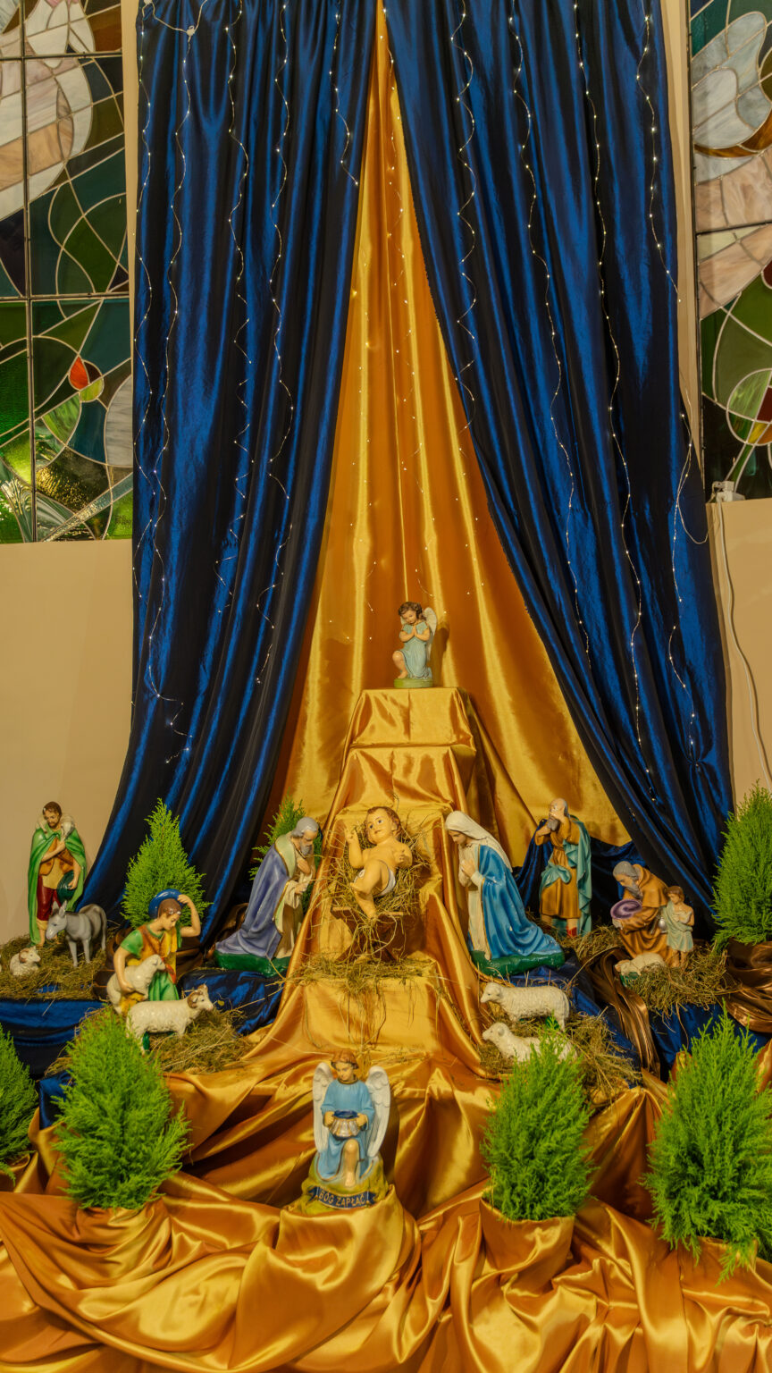 Szopka bożonarodzeniowa w kościele pw. NMP Królowej Pokoju