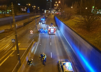 Wypadek w tunelu na trasie WZ w Łodzi. Nie żyje mężczyzna