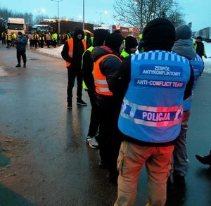 Funkcjonariusze z Komendy Wojewódzkiej Policji w Łodzi pomagali na wschodniej granicy