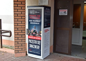 Dobro się mnoży, kiedy potrafimy się nim dzielić. Pierwsza społeczna lodówka w Zduńskiej Woli