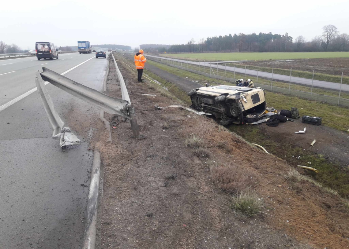 Wypadek na A1 na wysokości Adolfinowa. Rannych zostało trzech żołnierzy
