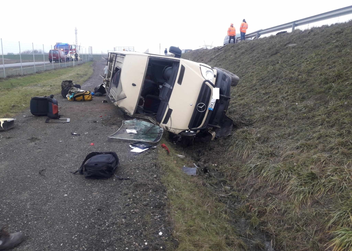 Wypadek na A1 na wysokości Adolfinowa. Rannych zostało trzech żołnierzy