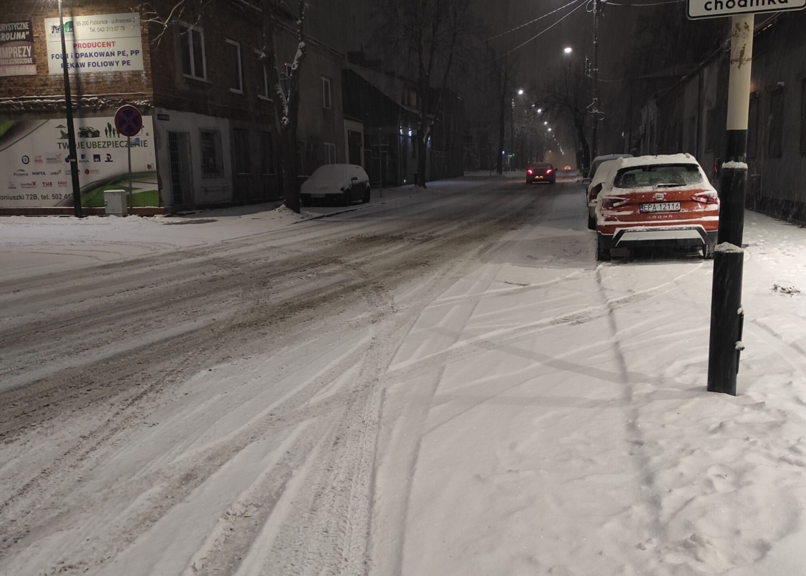 Ślisko na drogach w Łódzkiem